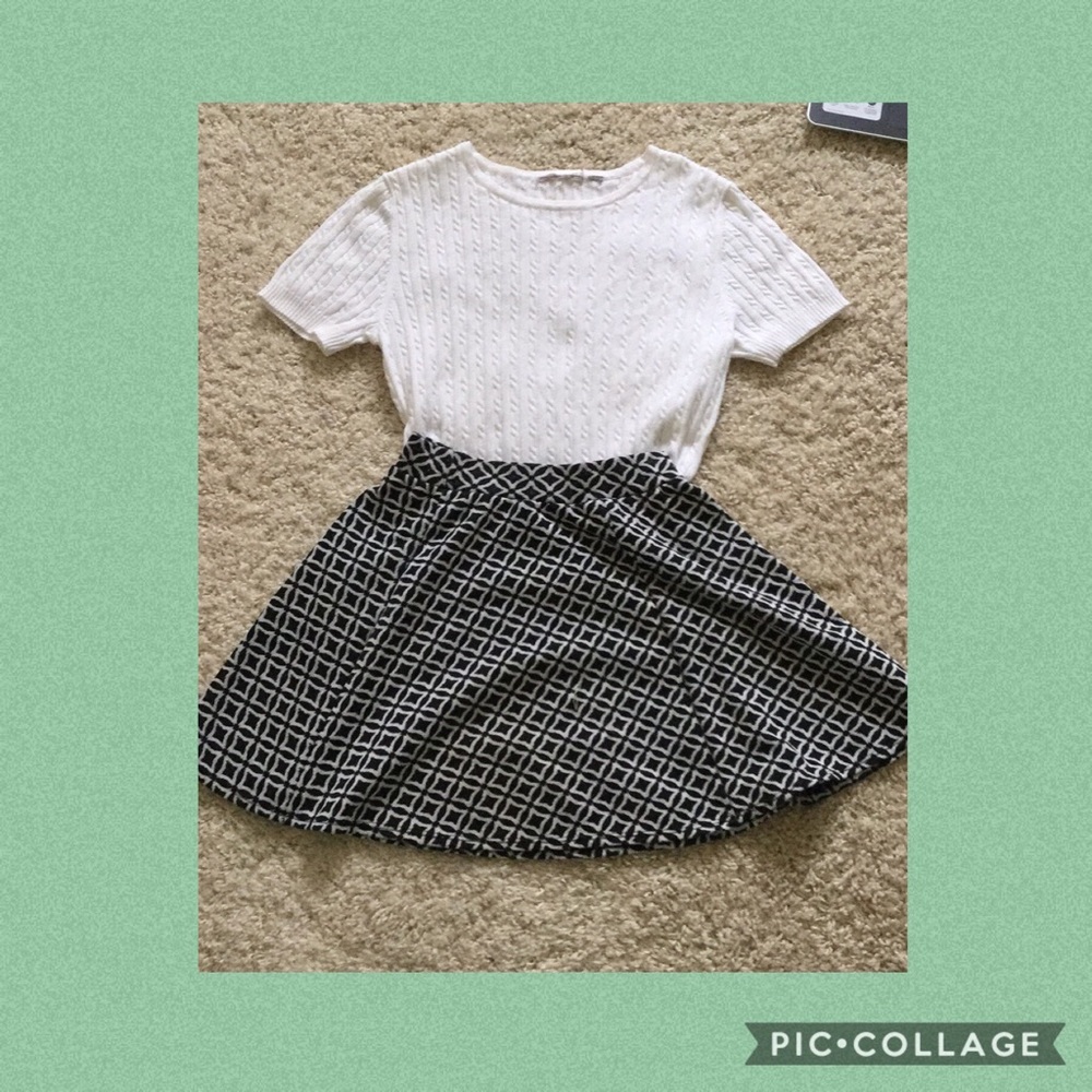 I’m selling a white nit t-shirt